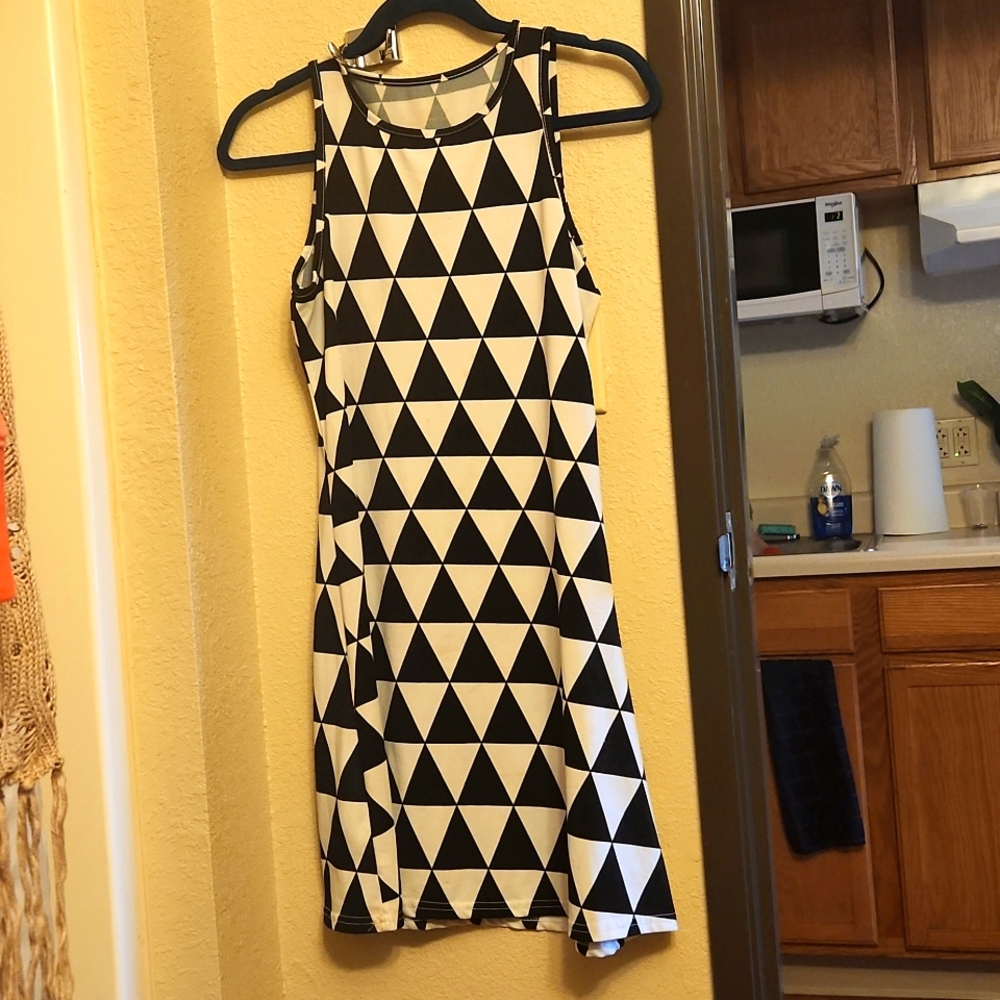 Retro black and white small cute dress
